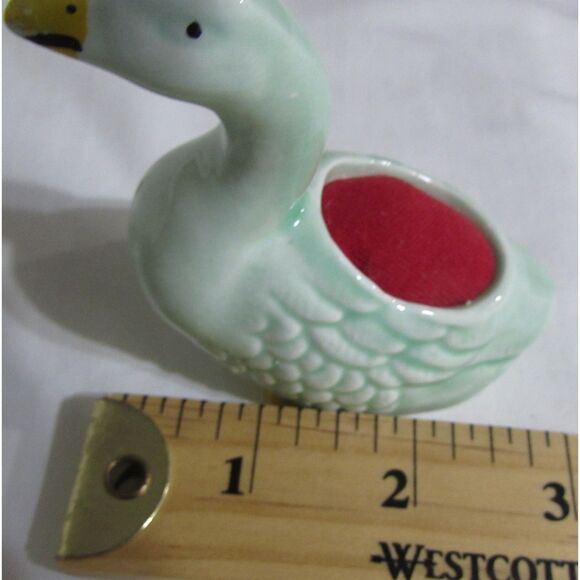 Vintage Ceramic duck goose mint green pin cushion sewing box needles pins - Picture 6 of 7